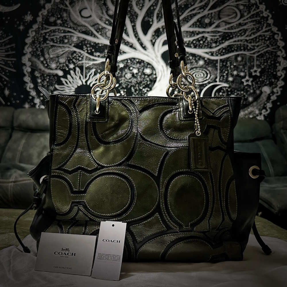 Vintage Coach Y2K style Black and Olive Shoulder Bag - Picture 11 of 15